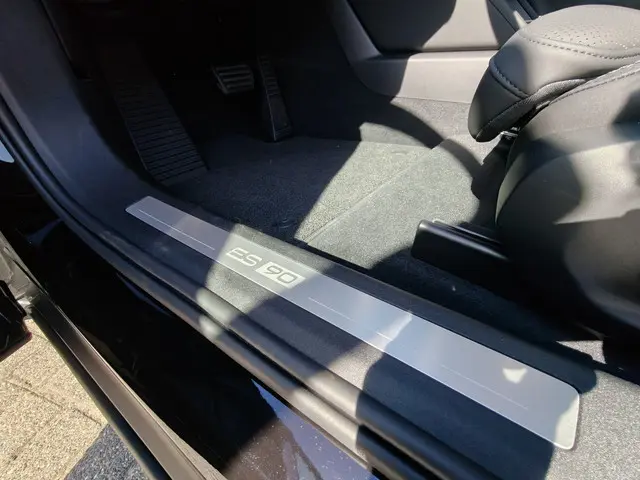 Volvo ES90