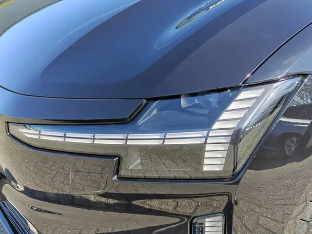 Volvo ES90 Single Motor Extended Range Ultra 92 kWh | Climate | Pilot Assist | B&W | 22"LMV | Getint...