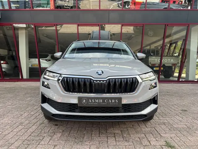 ŠKODA Karoq 1.5 TSI ACT Business Edition | Carplay | Camera | Cruise | Stoel/Stuurverw. | LED |
