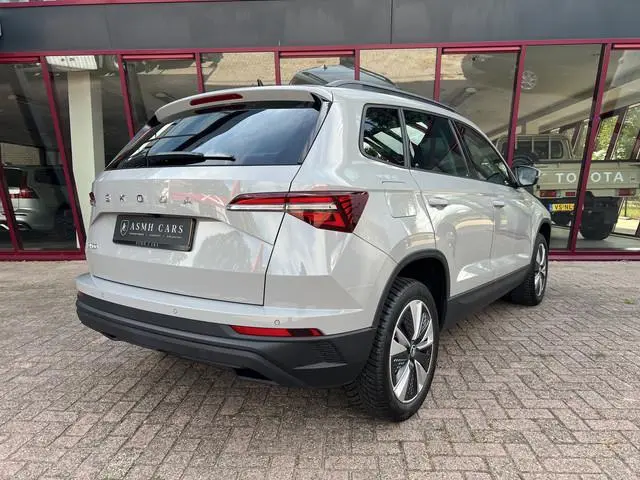 ŠKODA Karoq 1.5 TSI ACT Business Edition | Carplay | Camera | Cruise | Stoel/Stuurverw. | LED |