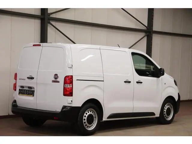 Fiat Scudo 1.5 MULTIJET 120PK NAVIGATIE AIRCO Fiat Scudo 1.5 MULTIJET 120PK NAVIGATIE