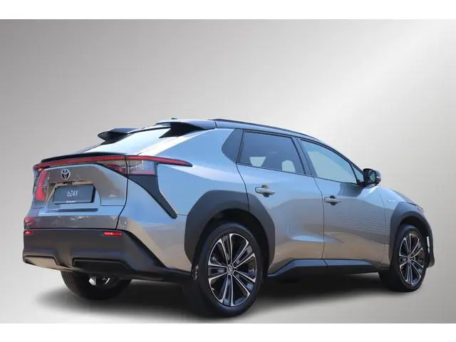 Toyota bZ4X Premium 71 kWh Limited, Bi-Tone, Panodak, JBL, 360 Camera, Keyless, BSM!