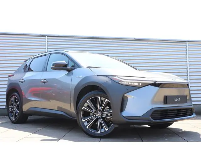 Toyota bZ4X Premium 71 kWh Limited, Bi-Tone, Panodak, JBL, 360 Camera, Keyless, BSM!