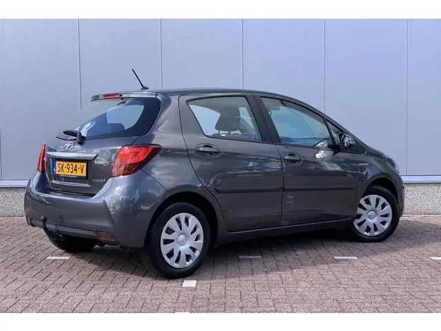 Toyota Yaris 1.5 Hybrid Trend Bi-Tone / Camera / Automaat / Bluetooth /