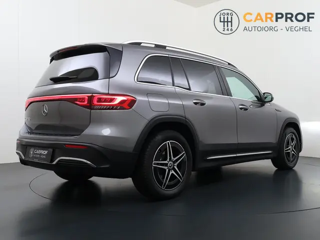 Mercedes-Benz EQB 250 AMG Line 67 kWh Sfeerverlichting | Stoelverwarming | Navigatie |