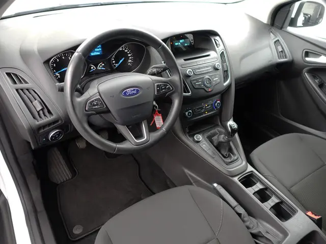 Ford Focus 1.0 Trend- 60dkm, Privacy Glass, Clima, Comfort Interieur, Dealer onderhouden, MF Stuur
