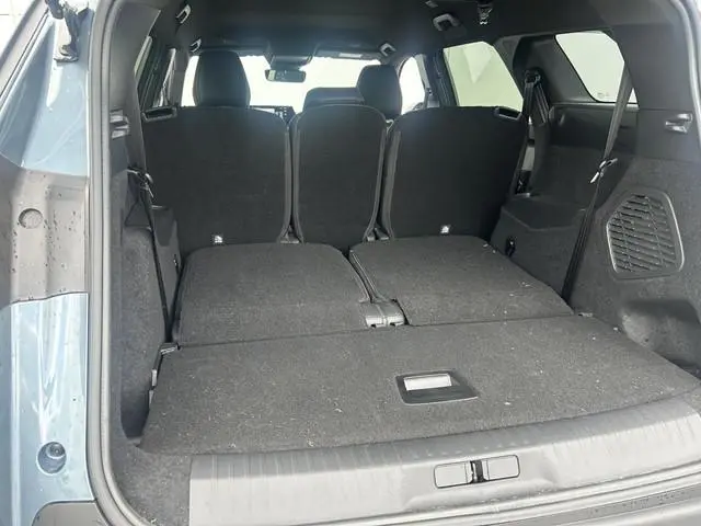 Peugeot e-5008