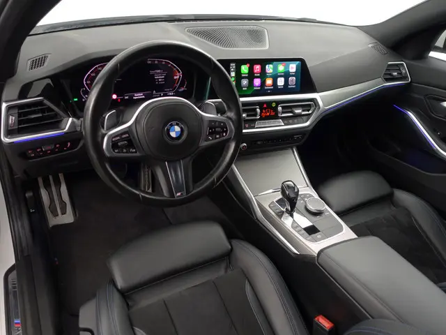 BMW 3-serie 320i M Sport Aut- NAP 11dkm, Carplay, Android auto, Sfeerverlichting, Xenon Led, Virtual...
