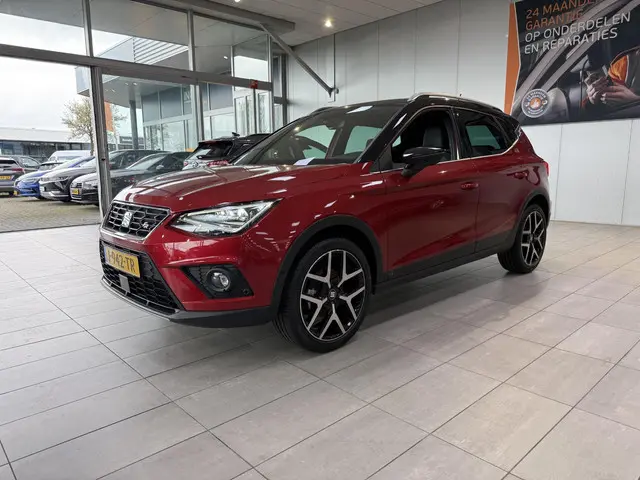 SEAT Arona 1.0 TSI 115 pk Automaat FR Limited Edition Alcantara/lederen bekleding - Navigatie met Ap...