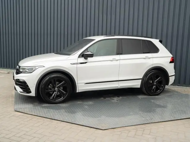 Volkswagen Tiguan 1.5 TSI R-Line Business+ | Trekhaak wegkl. | Head Up | Side Assist | IQ Light | El...