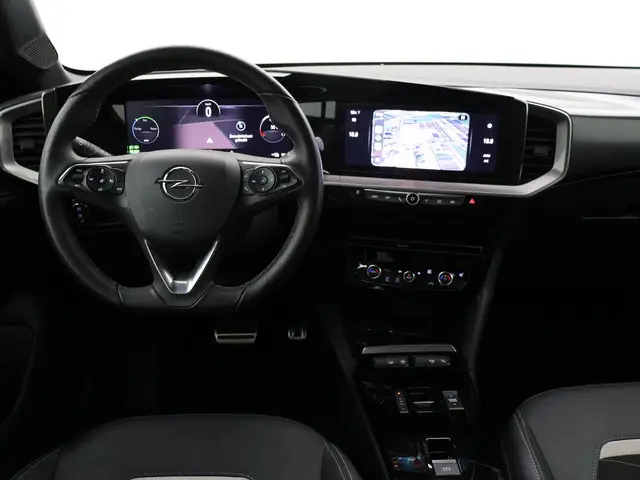 Opel Mokka-e ULTIMATE 50 KWH TWO TONE 94% SOH + LEDER/ALCANTARA | STOEL/STUURVERW. | 18 INCH | MATCH...