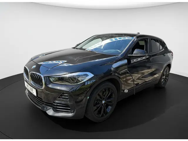 BMW X2 xDrive25e 220PK HYBRID EXECUTIVE SPORT LEDER/CAMERA/HEAD-UP