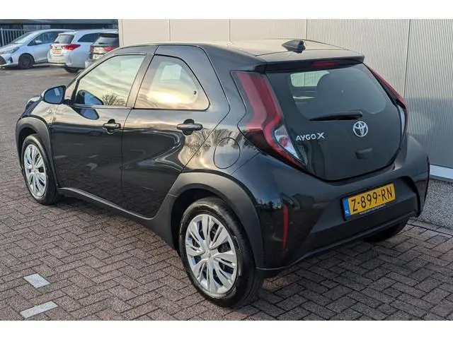 Toyota Aygo X 1.0 VVT-i MT Play Achteruitrijcamera, Navigatie met Android Auto & Apple Carplay