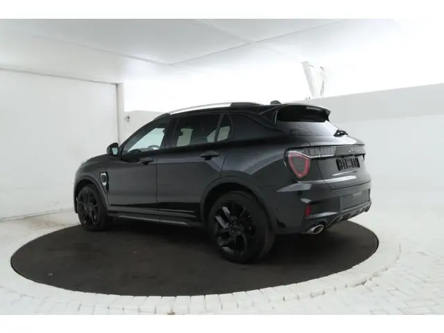 Lynk & Co 01 1.5 full black, Donkere hemel. climate.