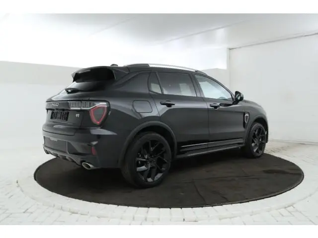 Lynk & Co 01 1.5 full black, Donkere hemel. climate.