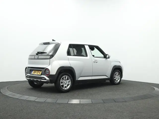 Hyundai INSTER Pulse 49 kWh | All season | Private lease 429,- per maand