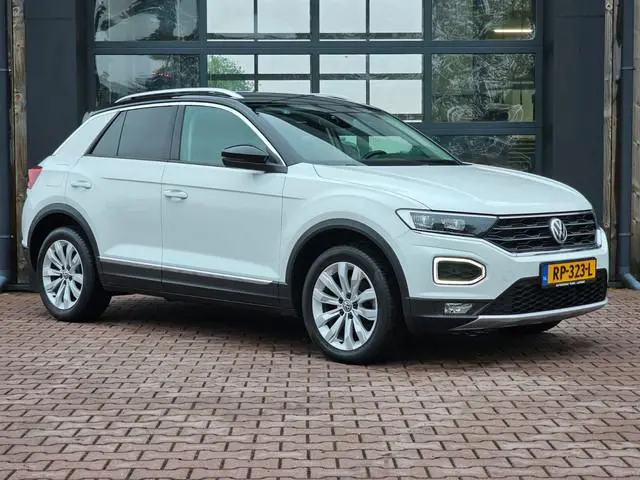 Volkswagen T-Roc 2.0 TSI 190PK 4Motion Sport | Automaat | LED | Trekhaak | Navi | ACC | Twotone | PD...