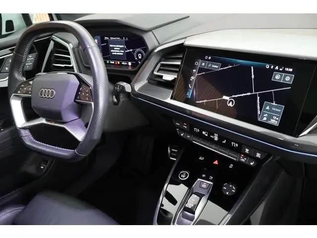 Audi Q4 e-tron 40 Launch edition S Competition 204pk 77 kWh Trekhaak Camera Leder Keyless Stoelverwa...
