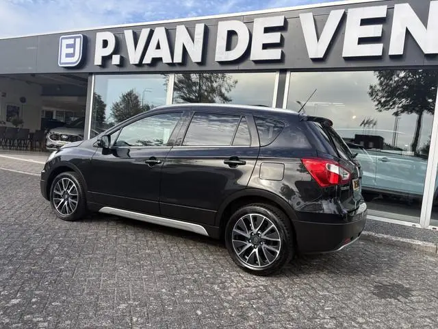 Suzuki S-Cross