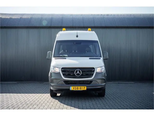 Mercedes-Benz Sprinter 516 CDI L3H2 | 7-Zits | 3.5T Trekgwicht | Automaat | Camera | Mbux | Climatro...