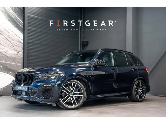 BMW X5 xDrive30d *Grijs kenteken / M-Sport / Panorama / HUD / Surround-view / Memory / Elektr. trekh...