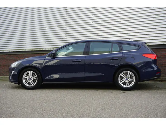 Ford Focus Wagon 1.0 EcoB.125PK Hybrid Business/Camera/AppleCarPlay Rijklaar incl.Garantie.