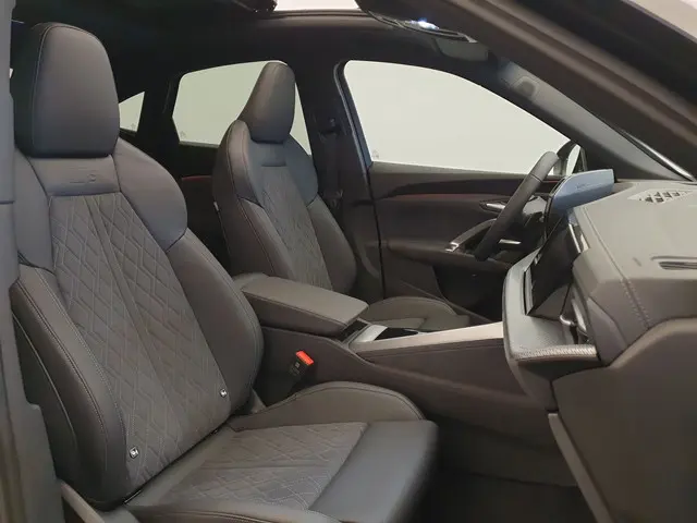 Audi Q5 Sportback 2.0 TFSI 367pk e-hybrid quattro S-Line Competition Luchtvering, Trekhaak, Panorama...