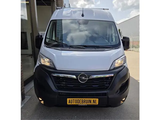 Opel Movano 103Kw/140Pk  L2H2 Links & Rechts Schuifdeur Airco Cruisecontrol 2500Kg Trekhaak