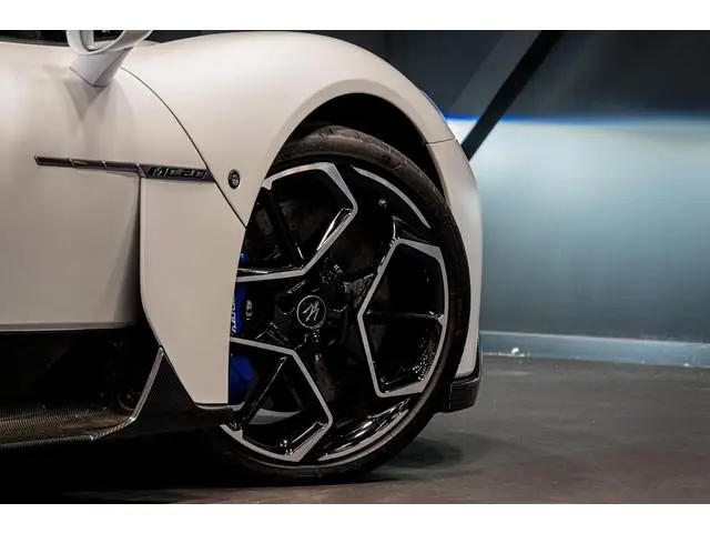 Maserati MC20