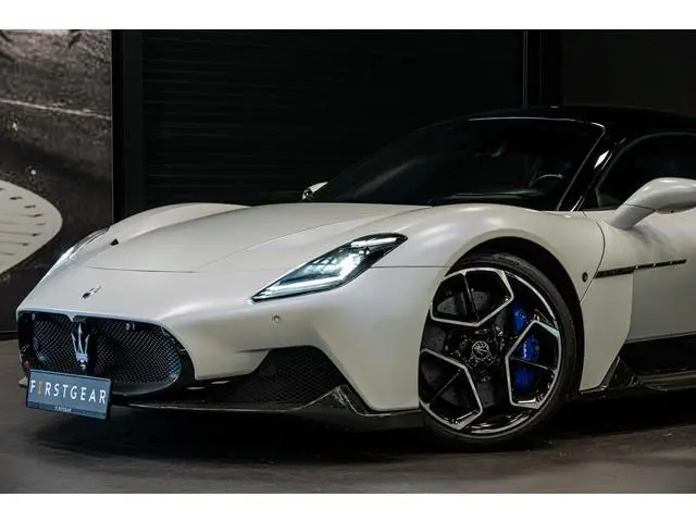 Maserati MC20