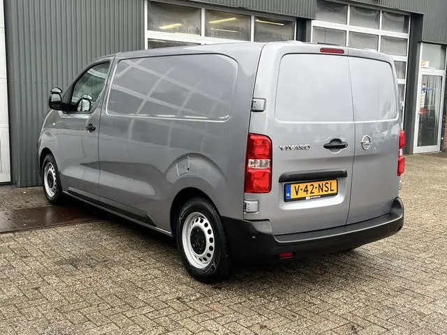Opel Vivaro 1.5 CDTI L2H1 Marge BTW en BPM vrij!! Airco Cruise controle Navigatiesysteem 2-Persoons...