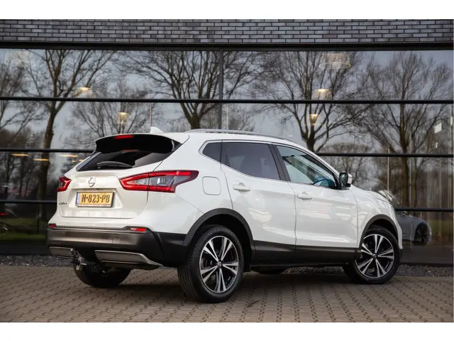 Nissan Qashqai 1.3 DIG-T N-Connecta , Panoramadak, Trekhaak,
