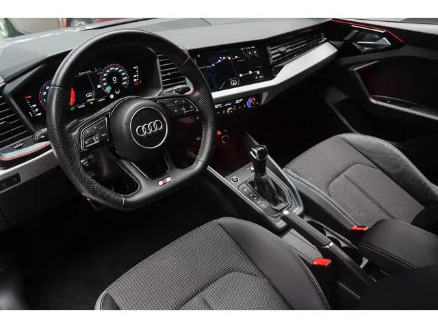 Audi A1 Sportback 40 TFSI S- Line Leder Camera Navi Virtual Climate Sonos PDC LM velgen Stoelverwarm...