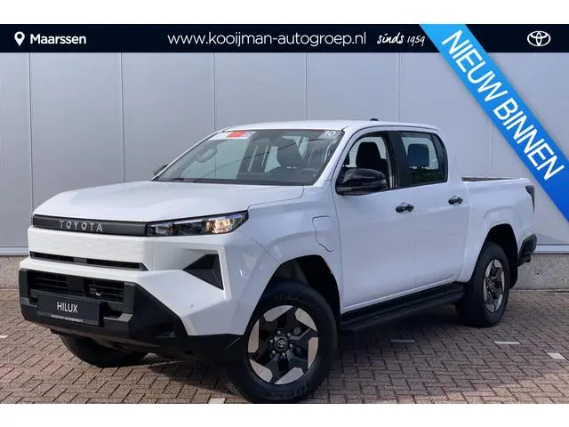 Toyota HiLux Challenger 59.2 kWh / Parkeersensoren V&A / Camera / Stuur en Stoelverwarming / Dodehoe...