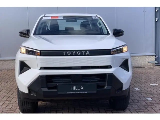 Toyota HiLux Challenger 59.2 kWh / Parkeersensoren V&A / Camera / Stuur en Stoelverwarming / Dodehoe...