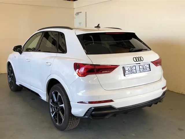 Audi Q3 45 TFSI e 245pk S edition 2x S-Line Leder Navigatie Stoelverwarming