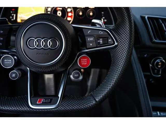 Audi R8