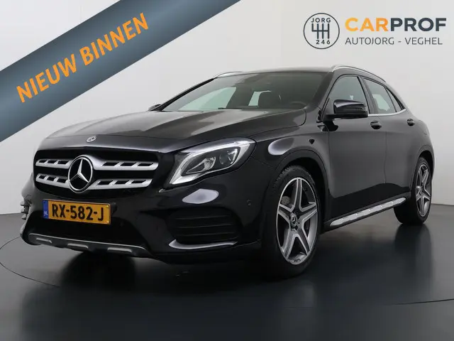 Mercedes-Benz GLA-klasse 180 Business Solution AMG Trekhaak |  Camera | Cruise |