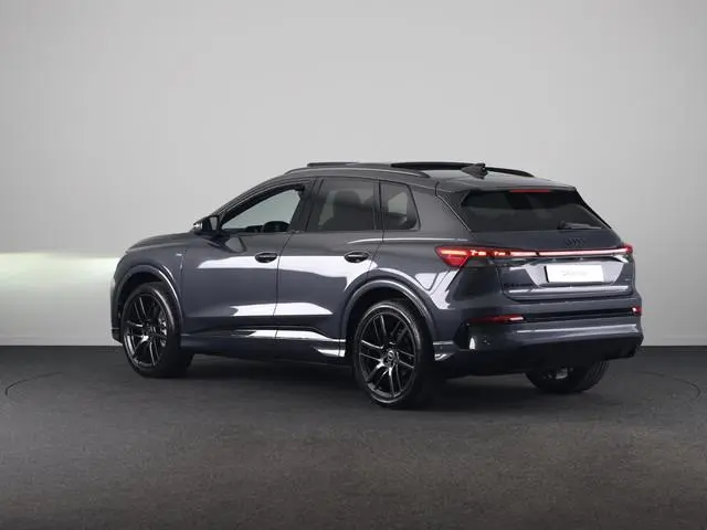 Audi Q4 e-tron S edition Quattro 82KWh 340 pk | Techniekpakket Pro | elektrische stoelen | Glazen pa...
