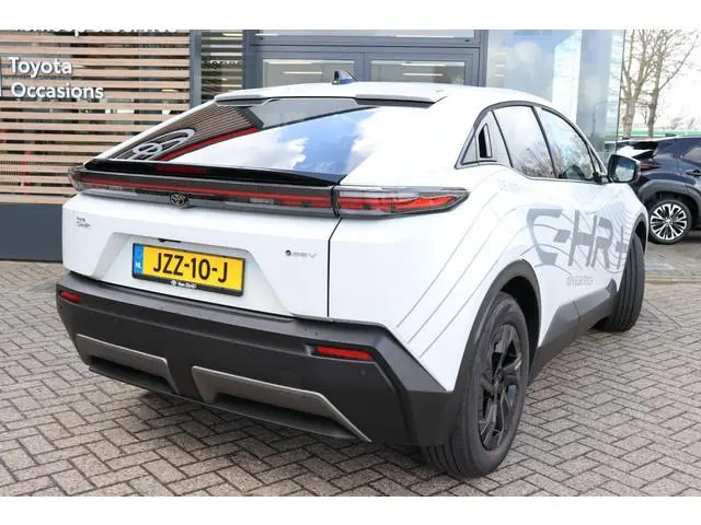 Toyota CHR +