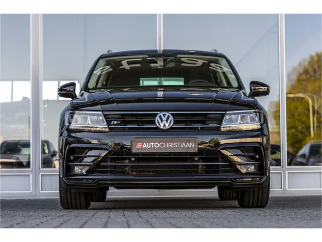 Volkswagen Tiguan 1.5 TSI ACT Highline Business R | Pano | Camera