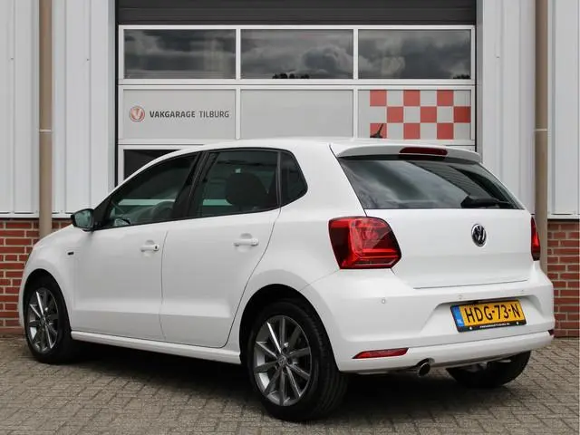 Volkswagen Polo 1.2 TSI 90PK FRESH /Camera/PDC/Stoelverwarming/Carplay/16'LM/Cruise control/Climate/...