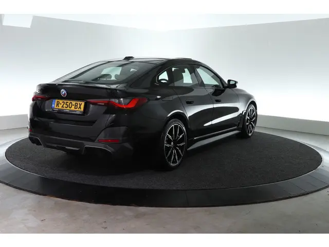 BMW i4 eDrive40 High Executive 84 kWh M Sport | SCHUIF-KANTEL | VEEL LUXE |