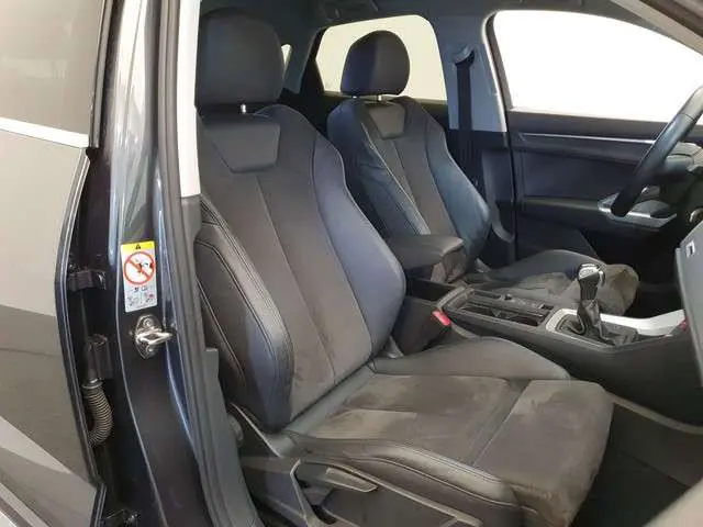 Audi Q3 Sportback 35 TFSI 150pk S-Tronic S-Line Half leder/alcantara, Wegklapbare trekhaak, Dodehoek sensoren