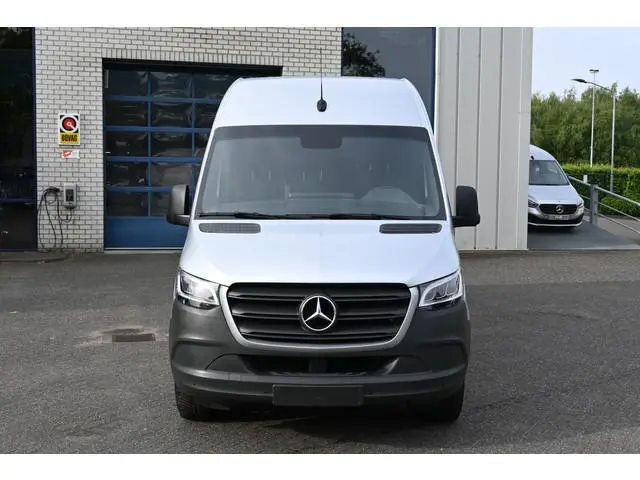 Mercedes-Benz Sprinter 317 CDI L3H2 3500 KG trekhaak, LED, Geveerde stoel