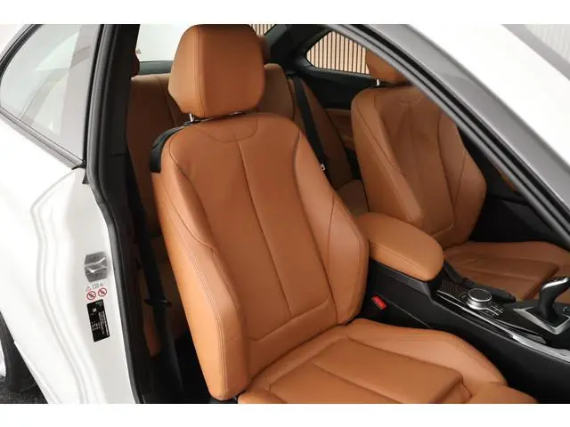 BMW 2-serie Coupé 220i 184pk High Executive M-Sport Panoramadak Leder LED Stoelverwarming Navigatie