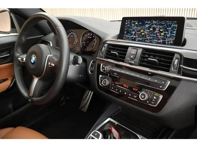 BMW 2-serie Coupé 220i 184pk High Executive M-Sport Panoramadak Leder LED Stoelverwarming Navigatie