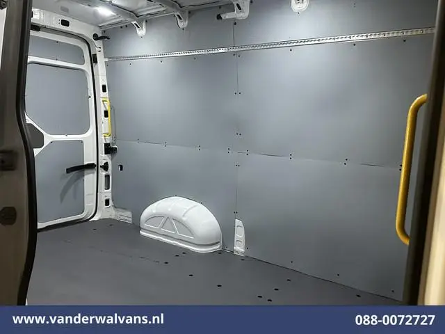 Volkswagen Crafter 2.0 TDI 141pk L3H3 L2H2 Euro6 Airco | Apple Carplay | Android Auto | Camera | Sto...