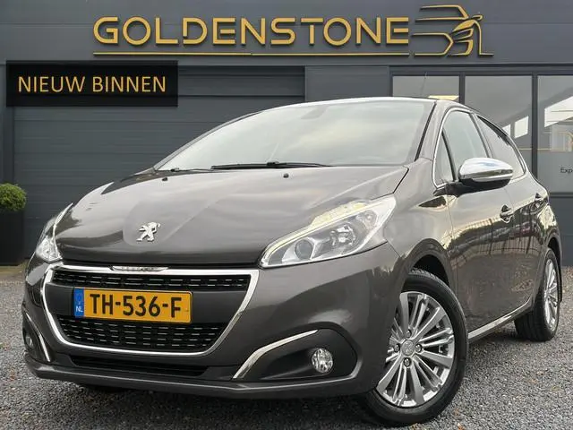 Peugeot 208 1.2 PureTech Allure ✓Pano✓Camera✓Carplay✓Navi✓110pk✓Clima✓Cruise✓Lm velgen✓Pdc✓Recent be...