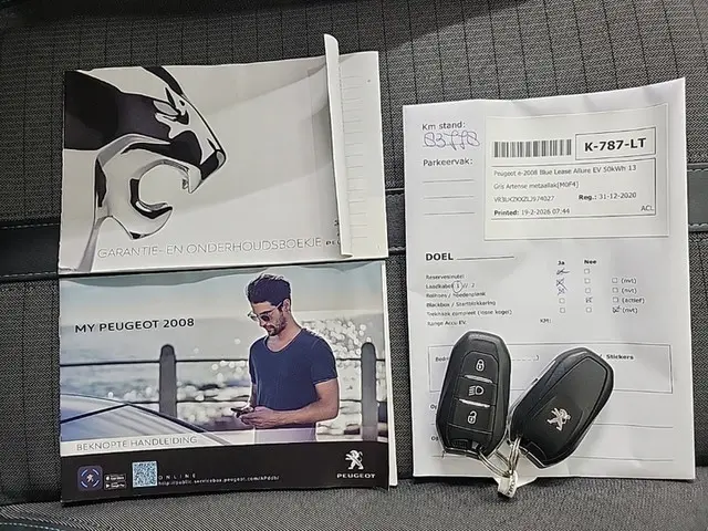 Peugeot e-2008